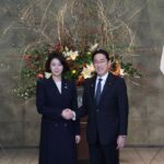 Bae Hyun-jin Instagram - 김진표 국회의장과 한일의원연맹의 2023년 마지막 회의에 다녀왔습니다. 그 동안 일본 개인 관광비자 전격해제 등 양국 정상, 의원들의 대화를 통한 성과들도 냈지요. 관광이 용이해진 뒤 서로 오간 관광객이 벌써 1000만을 훌쩍 넘었다고 합니다 기시다 총리와 스가 전 총리 등 일본의 지도자들을 만나 두 나라가 함께가야 할 2024년을 논의하였습니다. 두 나라 간 역사의 숙제는 하나씩 풀어가며 양국 국민 모두가 반겨할 새로운 협력의 정책들을 잘 찾아 실현나가야겠습니다