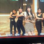 Bae Suzy Instagram - 두나 솔로 뮤비 비하인드 #undercover 💃 @_simeez @_rianess #이두나! @netflixkr 헤 @hearts_dokyung 메 @biyaaaa 코 @x2141432