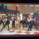 Bae Suzy Instagram - 두나 솔로 뮤비 비하인드 #undercover 💃 @_simeez @_rianess #이두나! @netflixkr 헤 @hearts_dokyung 메 @biyaaaa 코 @x2141432