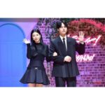 Bae Suzy Instagram - 예쁜 기사사진 감사해요 🖤 이두나! @netflixkr