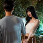 Bae Suzy Instagram - 오해가 호기심으로, 호기심이 설렘으로, 설렘이 욕심으로 이두나! @netflixkr