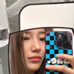 Bae Suzy Instagram - 론진과 함께한 생일💙 어마어마어마한 꽃 감사해요