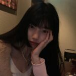 Bae Suzy Instagram - 셀카 오랜만 😚