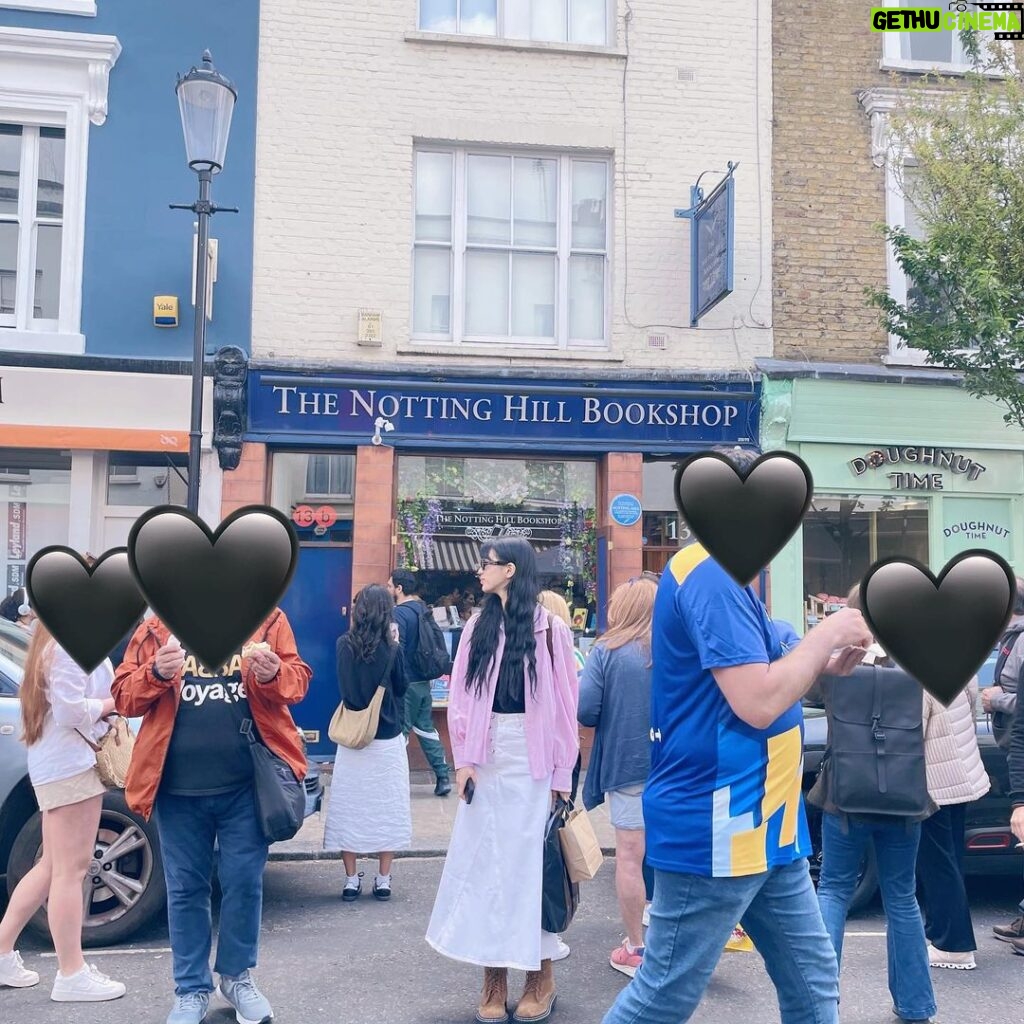 Bae Suzy Instagram - 런던에서 3 Notting Hill Bookshop