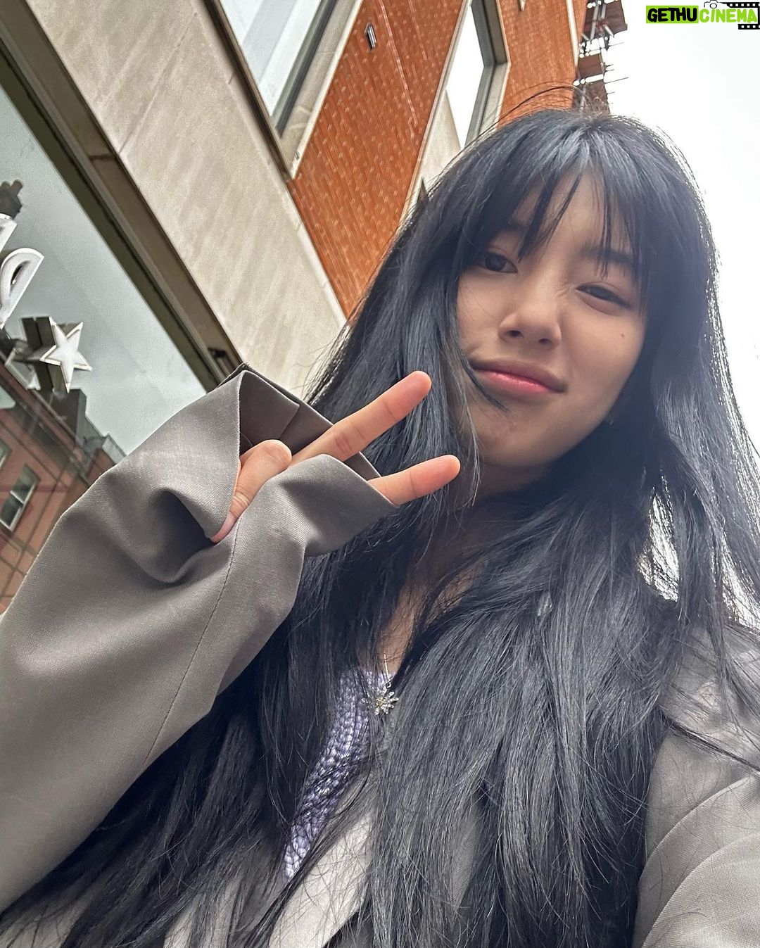 Bae Suzy Instagram - 런던에서 2 Hamsptead Heath, London