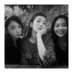 Bae Suzy Instagram - 서프라이즈 다 들켜서 귀여워하고 있었는데 케익을 만들어주다니 심지어 맛있어.. 너무 감동이었어 잊지 못할거야 (진심) 고마워 언냐들 막냉이는 행복 ❤️