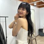 Bae Suzy Instagram - 2부 드레스도 이뿌지요? 🤍