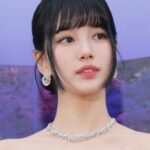 Bae Suzy Instagram - 어제도 백상 출근 완료 ~🖤🪶 예쁜 기사 사진 감사드려용