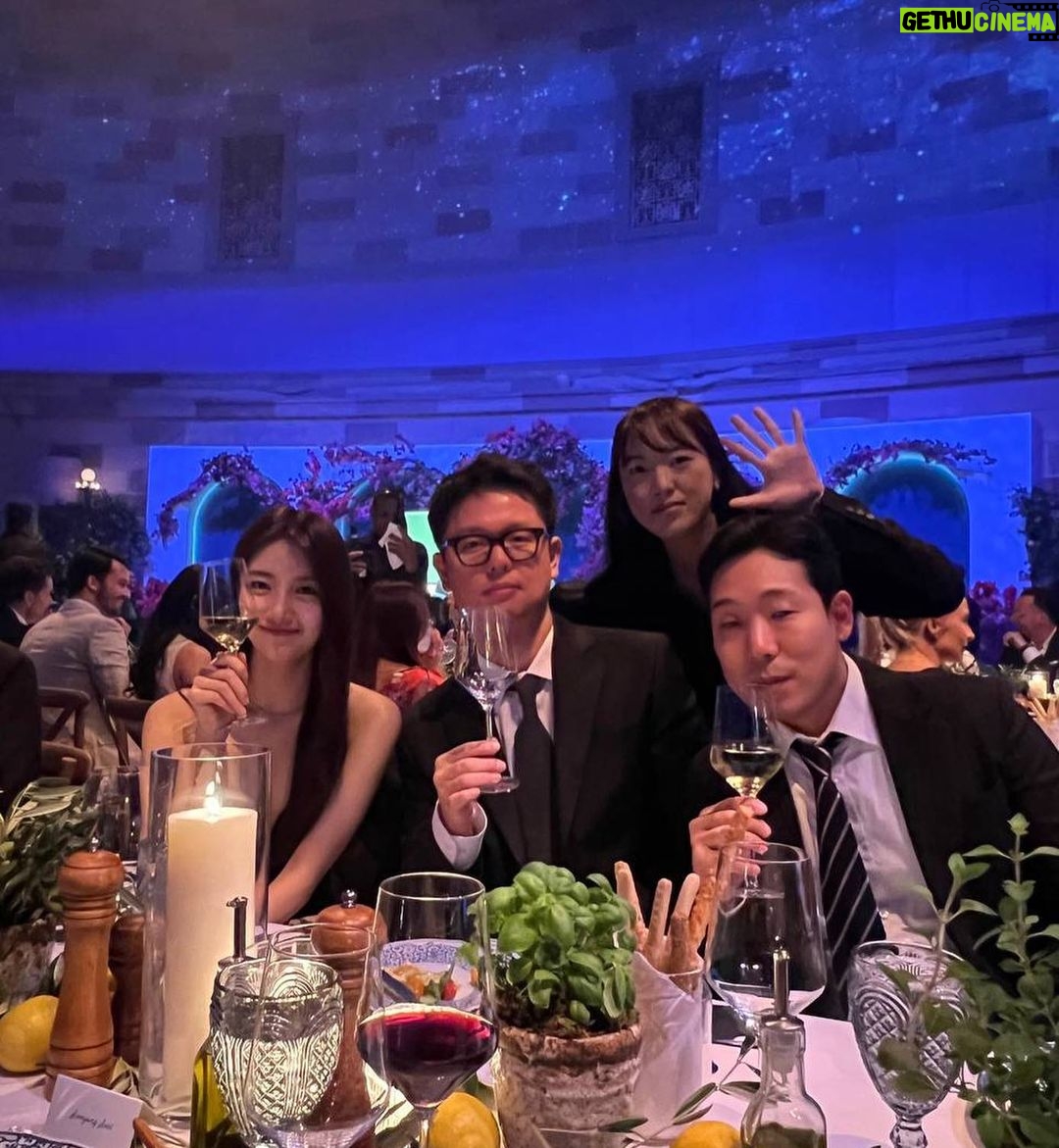 Bae Suzy Instagram - @management_soop 숲 ! 다들 드레스업했을 때 남겨놔야함!!!!!!🫶