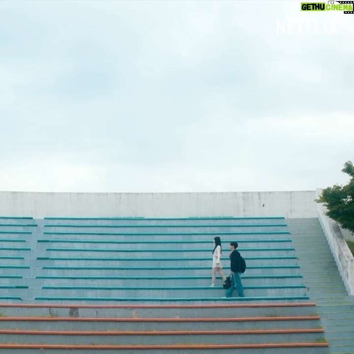 Bae Suzy Instagram - 이두나! 10월 20일 ! 넷플릭스에서 곧 보자 🤭