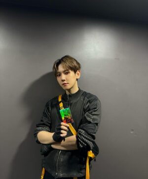 Baekhyun Instagram - Ezreal🤙🏻