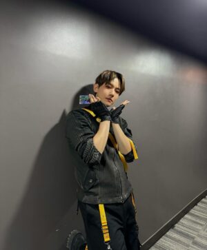 Baekhyun Instagram - Ezreal🤙🏻