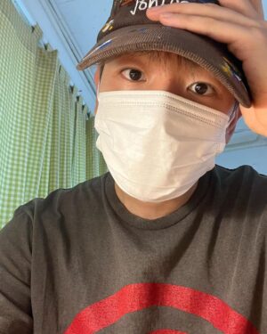 Baekhyun Instagram - 에리들이 추천한 샌드위치집 다녀오기 성공👍🏻#앤드밀