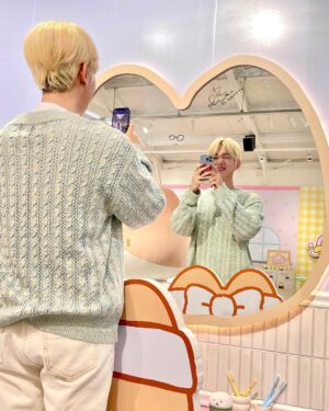 Baekhyun Instagram - 🥳🤓🥸🧸