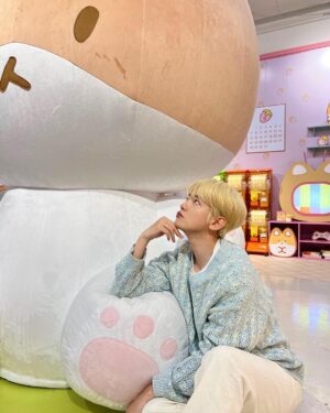 Baekhyun Instagram - 🥳🤓🥸🧸