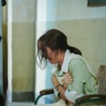 Baim Wong Instagram - Ketika berada di pencapaian emosi yg tinggi, itulah indahnya menjadi aktor. Biasa saya yg ada di set, sekarang saya yg menenangkan setelah cut. Film horor ini akan sangat berbeda 🔥😊 Lembayung 2024