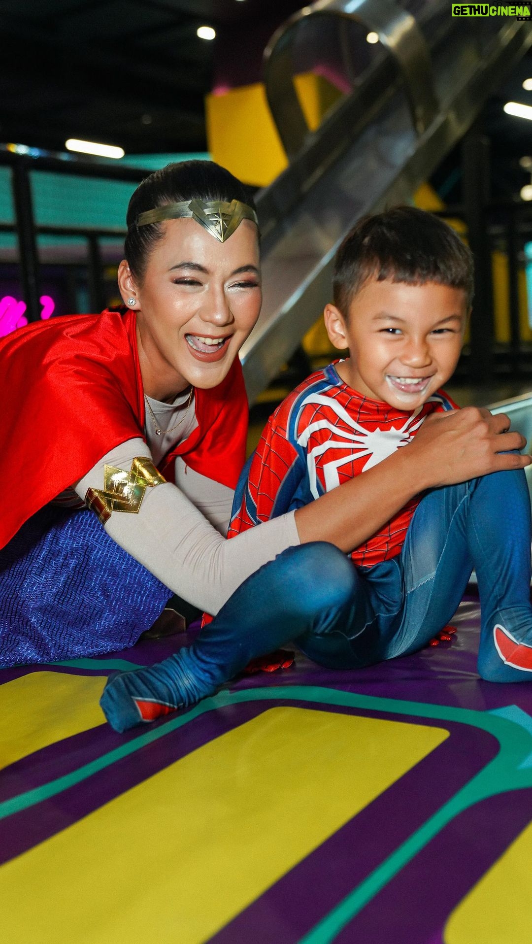 Baim Wong Instagram - Di ulang tahun Kiano kemarin, yang happy gak cuma anak anak, mama papanya juga seneng banget, bisa puas main bareng.. Kiano sama Kenzo jg gak bisa diem main terus bosque.. Makasih ya @superpark_indo udah bikin semua happy di akhir tahun ππ