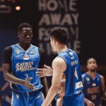 Baim Wong Instagram - Kemarin nonton basket bareng keluarga, seru bgt ! Dengan minus pemain asing 1 karena cedera, kita hampir bisa mengimbangi lawan, buat kami kekalahan kemarin berbeda. Walaupun kalah tetap kalah, dan pasti ada kekecewaan, tp buat kami itu sesuatu hal yg positif. IBL tahun ini bener2 kompetitif !! Lets go IBL !! LETS GO @smpertamina 🔥🔥💪💪