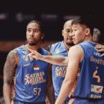 Baim Wong Instagram - Kemarin nonton basket bareng keluarga, seru bgt ! Dengan minus pemain asing 1 karena cedera, kita hampir bisa mengimbangi lawan, buat kami kekalahan kemarin berbeda. Walaupun kalah tetap kalah, dan pasti ada kekecewaan, tp buat kami itu sesuatu hal yg positif. IBL tahun ini bener2 kompetitif !! Lets go IBL !! LETS GO @smpertamina 🔥🔥💪💪