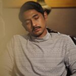 Baim Wong Instagram - Lama yaa ?? Sabar yaa, i love u pemain2 yg cakeps dan cantiks. Tapi baru ngedit seperempatnya, film ini SUPER DUPER Hmmmmm... KERENN BANGETT 😲😲 !! Pemain2 disini kenapa pada pinter sih aktingnya ???? Pasti karena sutradaranya menawan dan mempesona yaaa 😎😎😎 Atau karena kita syuting sehat ya , ga pernah pulang pagi. 🙈🙈🙈🙈🙈😝😝😝😝😝💙💙💙💙 Lembayung