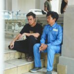 Baim Wong Instagram - Lama yaa ?? Sabar yaa, i love u pemain2 yg cakeps dan cantiks. Tapi baru ngedit seperempatnya, film ini SUPER DUPER Hmmmmm... KERENN BANGETT 😲😲 !! Pemain2 disini kenapa pada pinter sih aktingnya ???? Pasti karena sutradaranya menawan dan mempesona yaaa 😎😎😎 Atau karena kita syuting sehat ya , ga pernah pulang pagi. 🙈🙈🙈🙈🙈😝😝😝😝😝💙💙💙💙 Lembayung