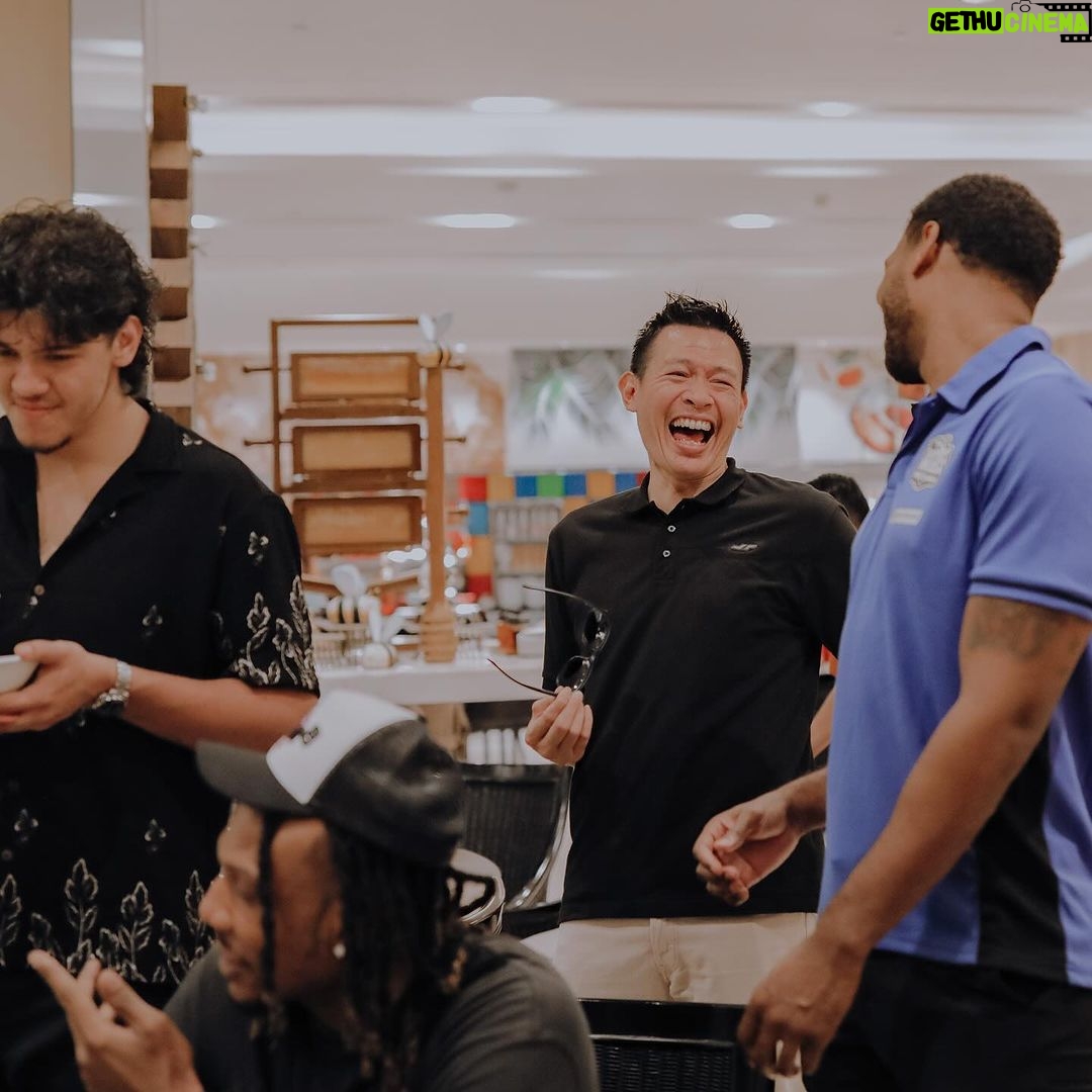 Baim Wong Instagram - Merhatiin cara kerjanya, visinya yg besar, dan tidak pernah membeda2kan status sosial sesorang, sangat memanusiakan manusia. Pak ET salah satu mentor terbaik saya. Gas trus π @smpertamina Musim ini tambah berat, tapi kita tambah seneng !! Kalau aman2 aja, ga bikin diri kita lebih baik. Gas IBL 2024 π₯πͺ 13 Januari 2024