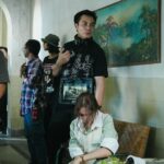 Baim Wong Instagram - Ketika berada di pencapaian emosi yg tinggi, itulah indahnya menjadi aktor. Biasa saya yg ada di set, sekarang saya yg menenangkan setelah cut. Film horor ini akan sangat berbeda 🔥😊 Lembayung 2024