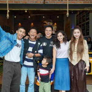 Baim Wong Instagram - Terima kasih udah dateng ke grand opening Sate Celup Kemang ❤️
Udah bisa serbu untuk penggemar sate celup yg minta buka cabang di jakarta selatan. 
Seenak itu kah? 
Bener2 enaaakkk bgtttt kata semua oranggg 🔥❤️