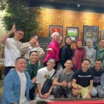 Baim Wong Instagram - Seru banget ketemu temen2 dengan visi yg sama. Walaupun banyak pertanyaan, malah itu yg kita seneng. Kalau masih ragu tanya aja trus, tp kalau sudah yakin, saatnya kita kerja keras ! Ga sabar meroket bareng di 2024 🔥💪 Siapapun yg mau gabung di @tigerwongagency mari bareng2 kita 🔥😊 Yuk cari cuan bareng !!