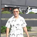 Baim Wong Instagram - Buat kalian nih, Sate Celup Cabang Kemang, sebentar lagi buka. Ngecek dulu sebelum launching, bangunanya kokoh, musim Hujan juga gak masalah, karena udah Water Shield pake bahan berkualitas dari @semenmerahputih