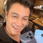 Baim Wong Instagram - Gimana packingnya nih ! 1 jam kejual 4700 HP !
