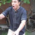 Baim Wong Instagram - Bosque, siapa yang mau hp tahan banting 900ribuan ?? Cuma di LIVE BESOK jam 10.00-12.00 WIB 🔥