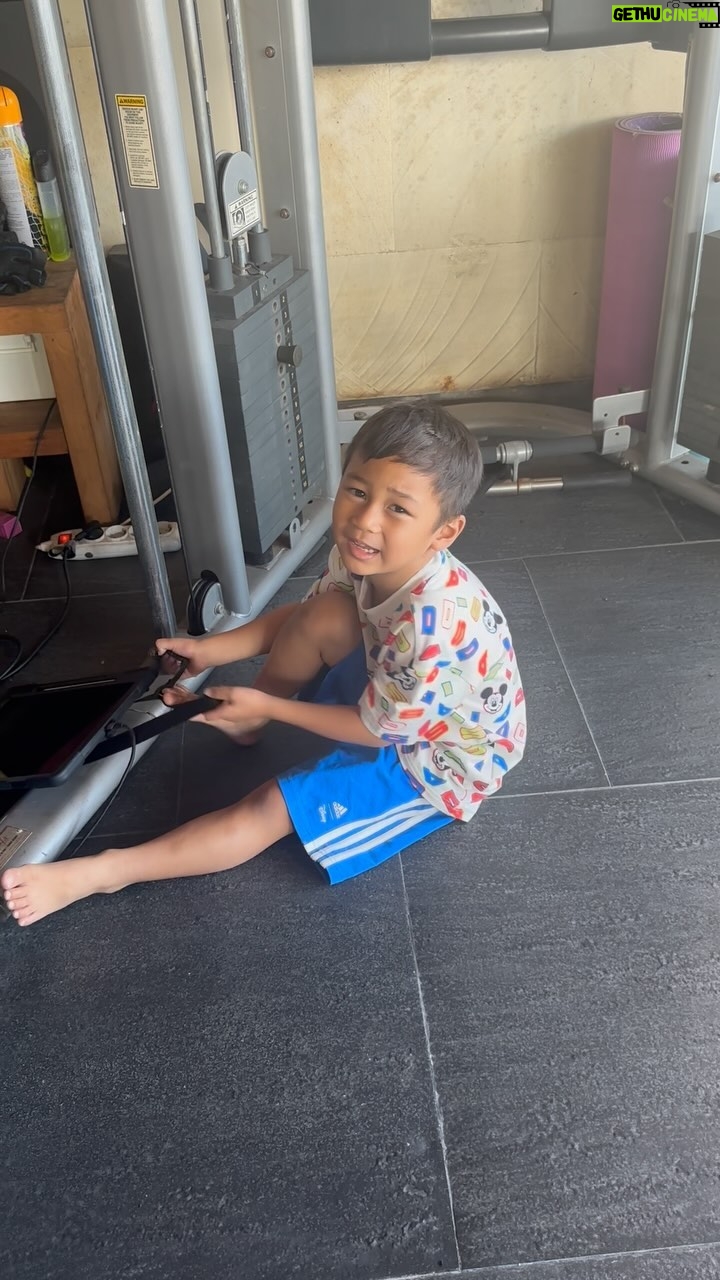 Baim Wong Instagram - Jangan kaya papah, nyesel bgt. Kiano mau jadi orang bodo atau pinter?