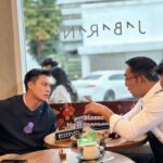 Baim Wong Instagram - Belajar dari yg menurut saya terbaik 🔥💙 Terima kasih waktunya Pak @ridwankamil , @jabarano_coffee makanannya enak bangettt 😍