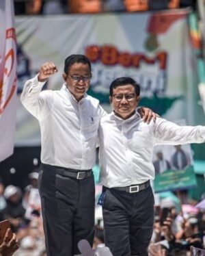 Baim Wong Instagram - Kemaren banyak banget yg pingsan, semoga semua baik2 aja selesai kampanye.
Dan untuk paslon sebelah jg, semoga semua lancar dan baik2 saja.
Jangan ada saling benci, ingat kita satu rumpun.
NKRI 🇮🇩💙