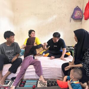 Baim Wong Instagram - Ini anak2nya ibu Nurlela, semua ada 4.
Ada Rangga, Putri, Nilam, dan Jihad Maulana.
Tangisan Rangga anak paling kecil, yang membuat Ibu Nurlela tetap mau hidup. 
Sakitnya itu sangat luar biasa mas, tp ketika mendengar tangisan Akbar, sakit itu pun hilang seketika, yg ada hanya doa untuk bisa merawat Rangga.