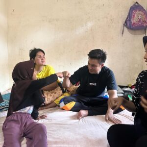 Baim Wong Instagram - Ini anak2nya ibu Nurlela, semua ada 4.
Ada Rangga, Putri, Nilam, dan Jihad Maulana.
Tangisan Rangga anak paling kecil, yang membuat Ibu Nurlela tetap mau hidup. 
Sakitnya itu sangat luar biasa mas, tp ketika mendengar tangisan Akbar, sakit itu pun hilang seketika, yg ada hanya doa untuk bisa merawat Rangga.