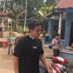 Baim Wong Instagram - Kejadian KDRT yg menimpa Ibu Nurlela ini membuat saya harus ke pulau Bangka. Ibu Nurlela hanya ingin bertahan hidup demi anak2nya. Walaupun mata sudah diremukkan, tangan patah, dagunya sudah robek, dia tetap tegar krn mendengar tangisan anaknya. Dia hanya berdoa, untuk dipanjangkan umurnya untuk bisa mengurus anak2nya. Dan setalah menjalani 3 kali oprasi, alhamdulilah skrg keadaan Ibu Nurlela sudah membaik walaupun harus kehilangan 2 matanya. Kita yg sehat2 seperti ini, jgn malas kalau harus mengurus anak. Ada org yg mau mengorbankan hidupnya demi masa depan anak. Tempilang,bangka Barat (benteng Kota)
