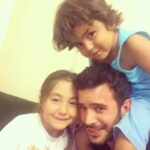 Barış Arduç Instagram – Uras’ımın doğumgününü kutladık. Sağımda da dünyanın en güzel ablası.. Güzeliz be babası @urasvuralardic :)