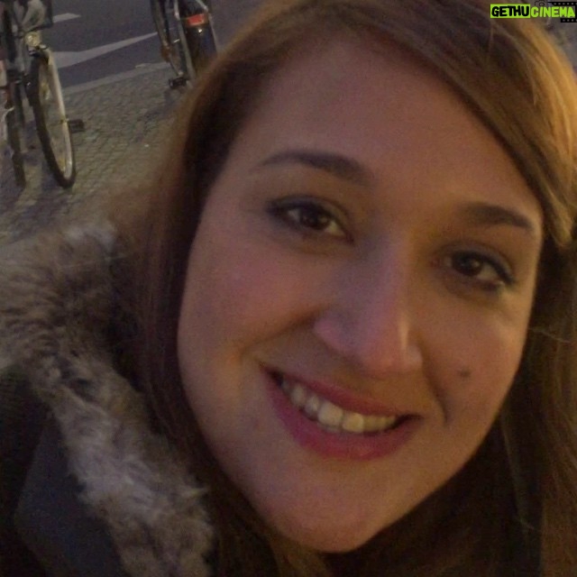 Barış Arduç Instagram - Bakalım Berlin halkı #deliha yı izlemiş mi? :)
