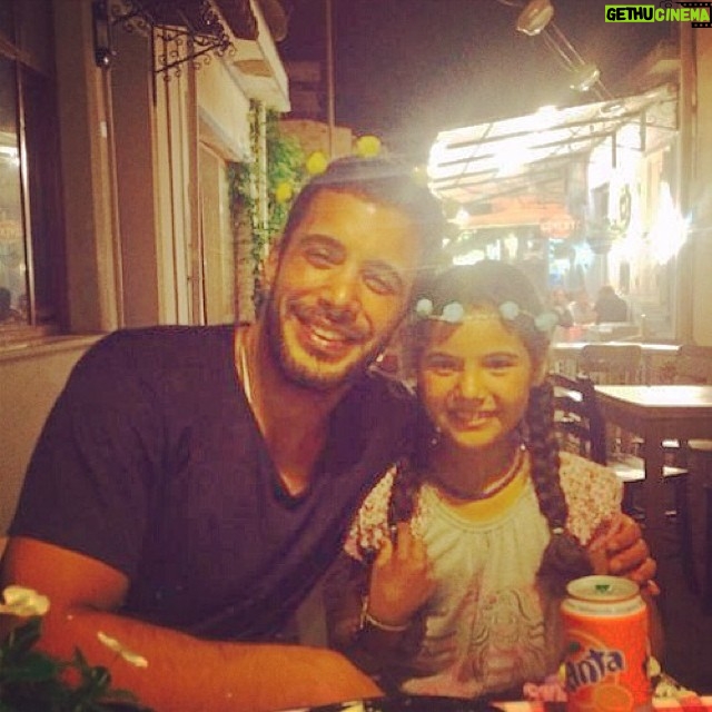 Barış Arduç Instagram - Yıllar sonra Güllüşah'ı buldum,büyümemiş 😊 prensesin adı Emine 😉