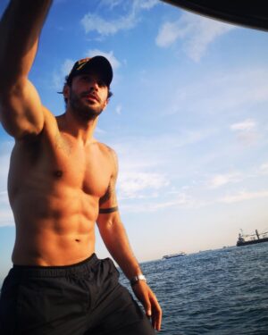 Barış Arduç Instagram - Freedom 🦀 😊