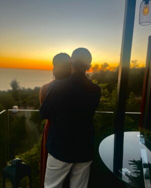 Barack Obama Instagram - Happy birthday, @MichelleObama. You make every day brighter — and somehow keep looking better!