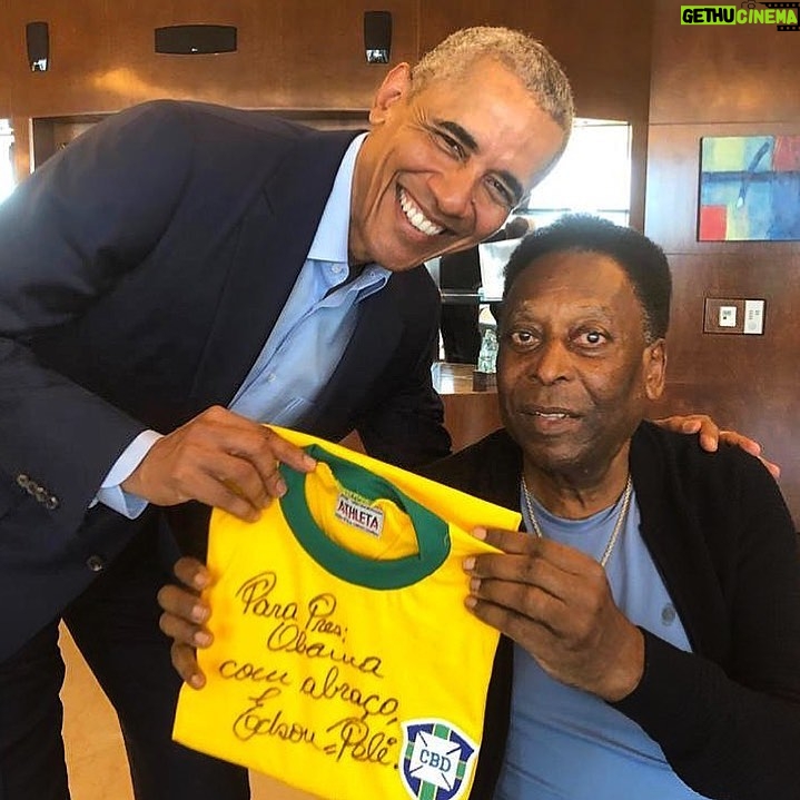 Barack Obama Instagram - Pelé was one of the greatest to ever play the beautiful game. And as one of the most recognizable athletes in the world, he understood the power of sports to bring people together. Our thoughts are with his family and everyone who loved and admired him.