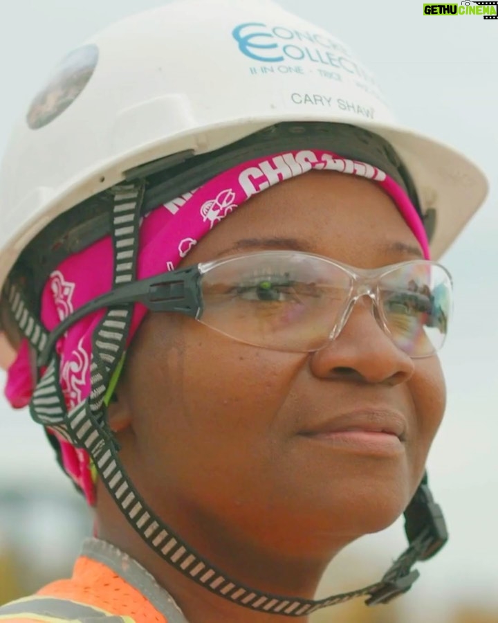 Barack Obama Instagram - For Women's History Month, I wanted to share the stories of Cary Shaw and Sharika Harris—two women who've been working to build the Obama Presidential Center on the South Side of Chicago. I had a chance to meet them last year during a visit to the site. Cary grew up in the neighborhood where the Center is being built, and is working on concrete construction. She “loves walking into work everyday” and is proud of the work she’s doing. Sharika grew up on the West Side of Chicago, and worked as a plumber on the Center. She “loves being part of a project from beginning to end” and hopes the Center will allow people to see new possibilities and dream bigger. Both Cary and Sharika trained with the @ChicagoWomenInTrades, which is part of the @ObamaFoundation’s We Can Build It consortium—an initiative to get more local residents across Chicago involved in the trades. I’m so proud of Cary, Sharika, and all the talented tradespeople working on the Obama Presidential Center.