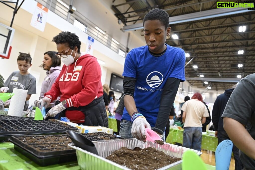 Barack Obama Instagram - Today we pay tribute to the extraordinary life and legacy of Dr. King, and reflect on the lessons he taught us. Thanks to everyone who joined the @ObamaFoundation to help pack food, write notes, and lend a hand in Chicago.