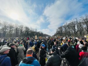 Baran bo Odar Instagram - No war. Fuck war. Raise your voice! Putin will not care. But the Russian people will. #fuckputin