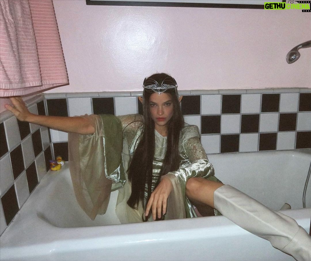 Barbara Palvin Instagram - The shadow does not hold sway yet.