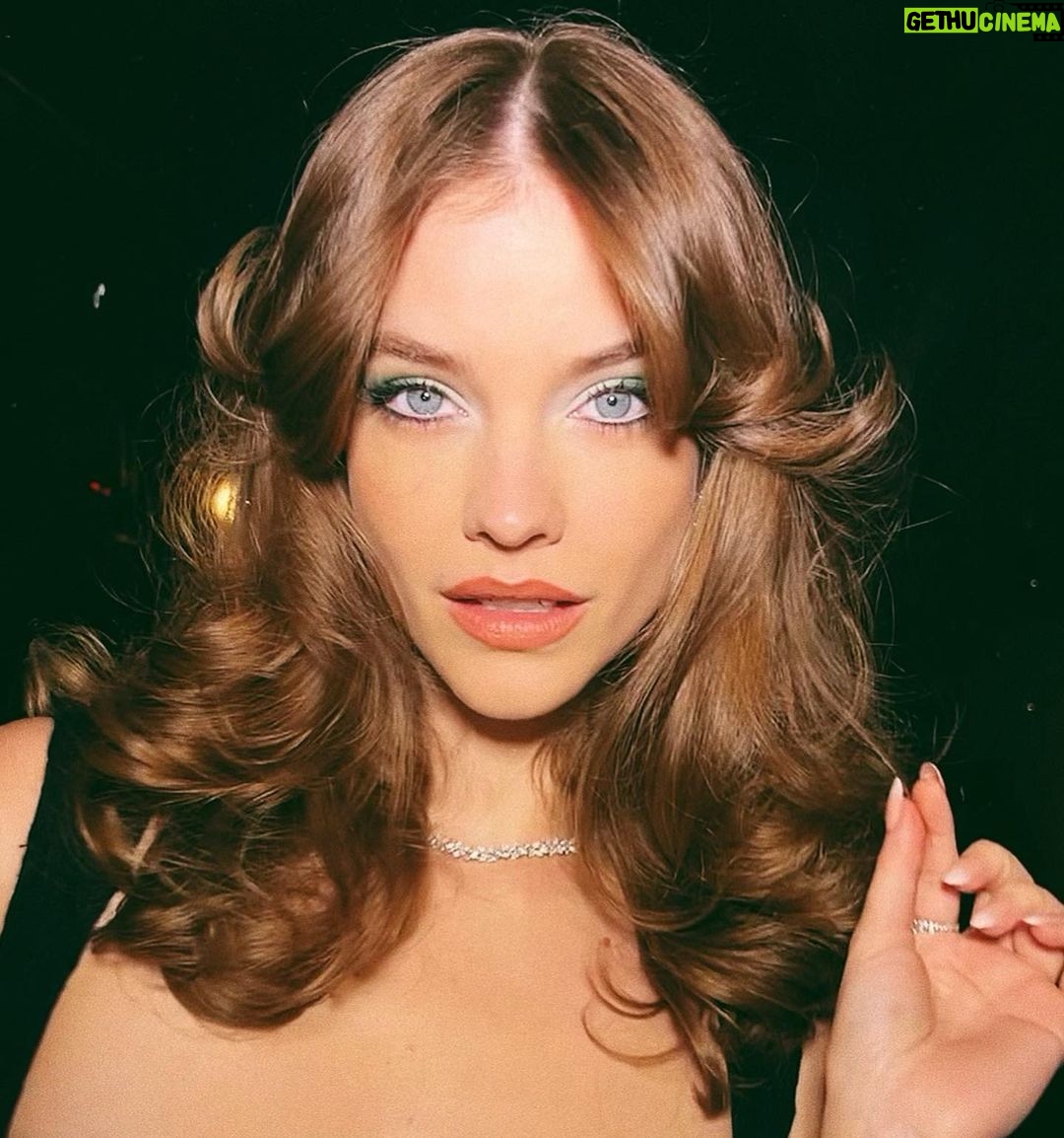 Barbara Palvin Instagram - Glam appreciation post 🤩 @owengould @charlotte_prevel ✨