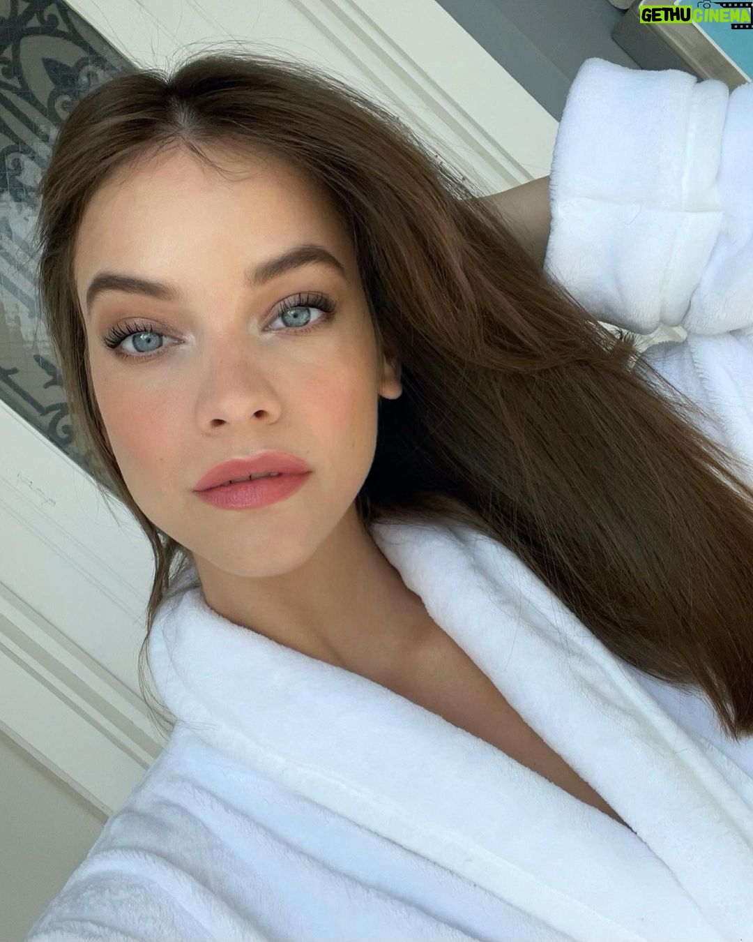 Barbara Palvin Instagram - My favorite everyday look 😇